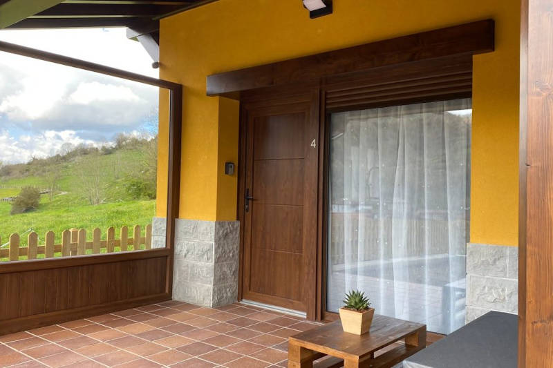 Apartamentos Fuente La Pipa: Porche / Terraza